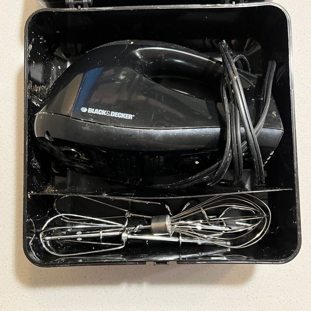 Black & Decker Hand Mixer - Picture 1 of 1